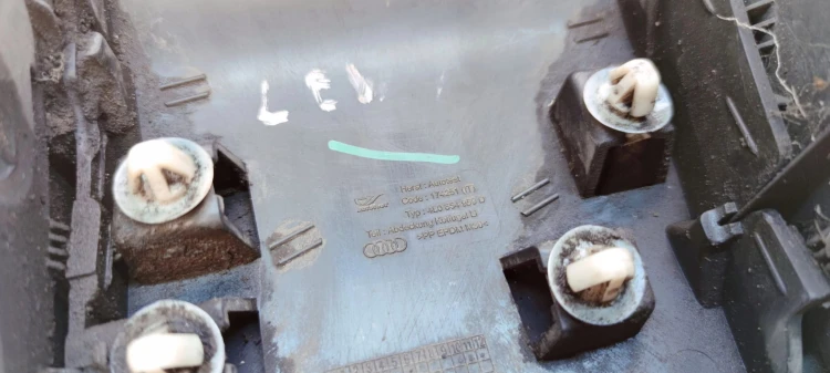 LISTWA Z BŁOTNIKA LEWA AUDI Q7 4L ALLROAD 4L0854959D