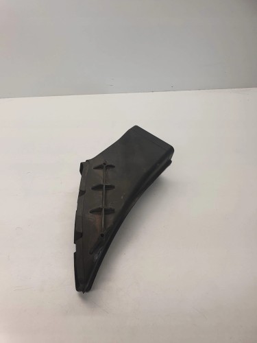 WLOT DOLOT POWIETRZA AUDI A6 C6 4F0129521B