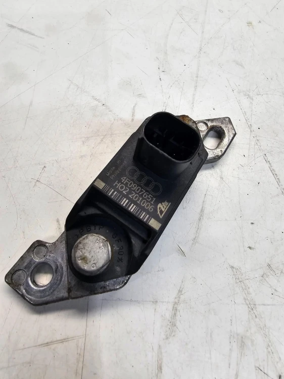 CZUJNIK PRZYSPIESZENIA AUDI A4 A5 A6 4F0616575G 4F0907651