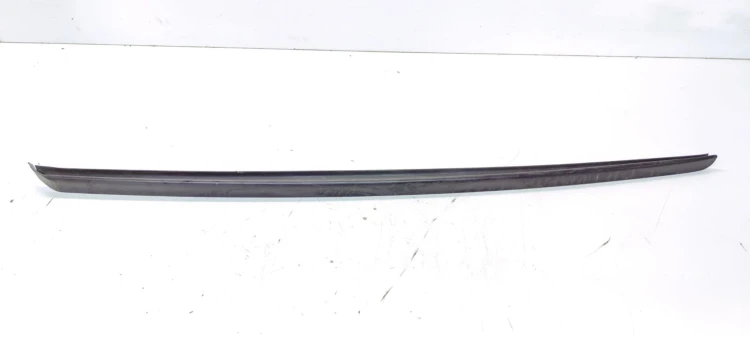 LISTWA ZBIERAJĄCA SZYBY CZOŁOWEJ LEWA AUDI A4 B9 8W0854327C