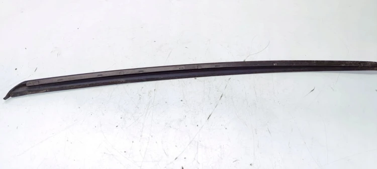 LISTWA ZBIERAJĄCA SZYBY CZOŁOWEJ LEWA AUDI A4 B9 8W0854327C