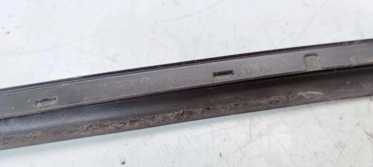 LISTWA ZBIERAJĄCA SZYBY CZOŁOWEJ LEWA AUDI A4 B9 8W0854327C