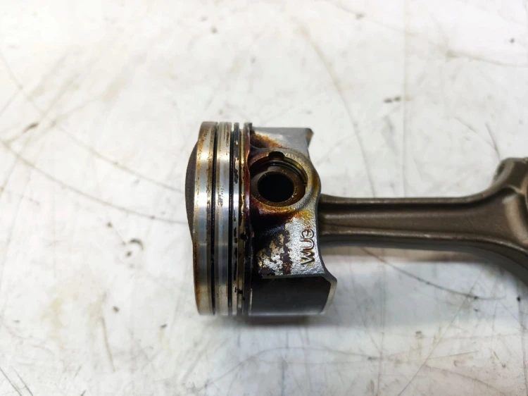 TŁOK + KORBOWÓD AUDI A4 B9 A5 8W Q5 2.0 TFSI 06LL 06KAQ 82.420
