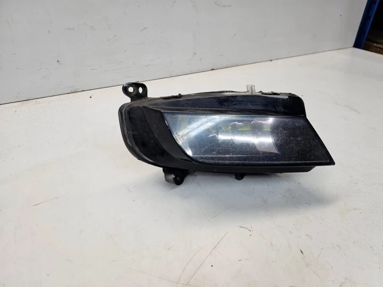 HALOGEN LAMPA PRZECIWMGIELNA LEWY PRZÓD AUDI A4 B8 LIFT 8K0941699B