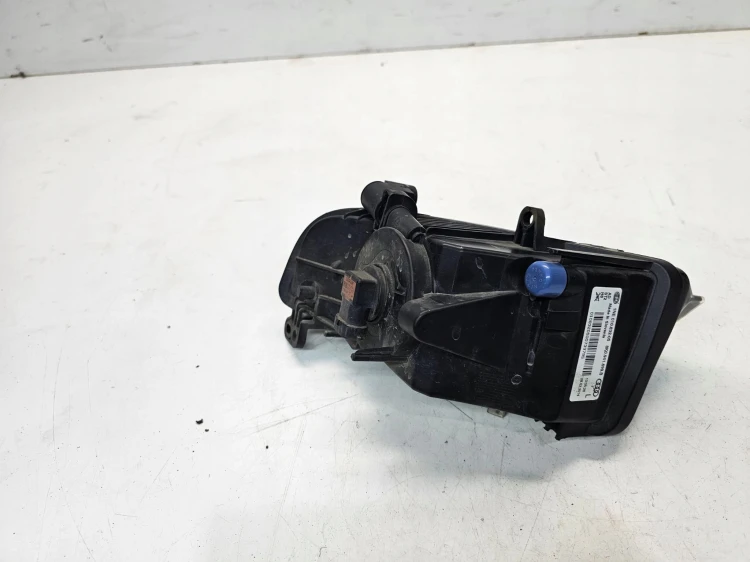 HALOGEN LAMPA PRZECIWMGIELNA LEWY PRZÓD AUDI A4 B8 LIFT 8K0941699B