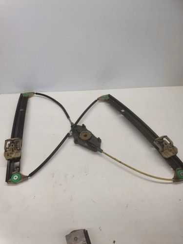 MECHANIZM SZYBY PRAWY PRZÓD AUDI A4 B8 8K0837462