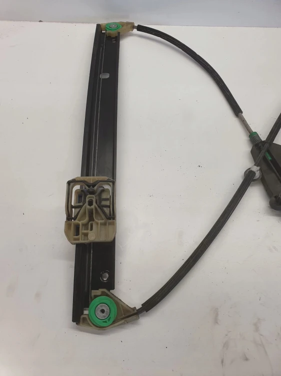 MECHANIZM SZYBY PRAWY PRZÓD AUDI A4 B8 8K0837462