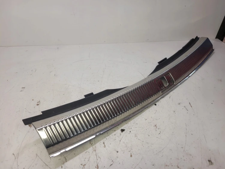 OSŁONA KLAPY BAGAŻNIKA AUDI A6 C7 AVANT 4G9864483