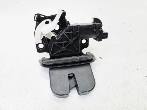 ZAMEK BAGAŻNIKA KLAPY TYŁ AUDI A3 8P A6 C6 Q7 4L 8P4827505D