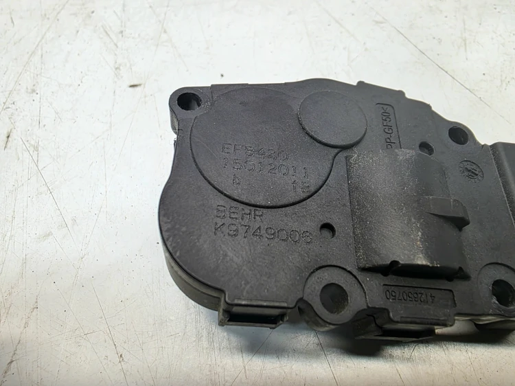 SILNICZEK NAGRZEWNICY AUDI VW SEAT K9749006