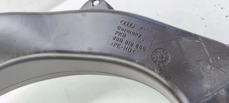 KANAŁ POWIETRZNY TUNEL PRAWY AUDI Q3 F3 83B819656