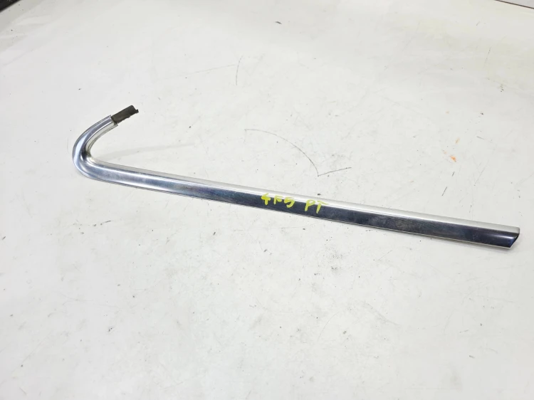 LISTWA SZYBY KAROSERYJNEJ CHROM PRAWY TYŁ AUDI A6 C6 SEDAN 4F5853346A