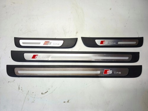LISTWA LISTWY PROGOWE WEWNĘTRZNE KOMPLET AUDI A4 B8 S LINE