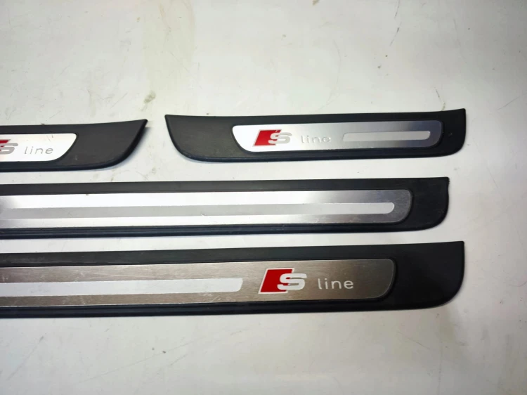 LISTWA LISTWY PROGOWE WEWNĘTRZNE KOMPLET AUDI A4 B8 S LINE
