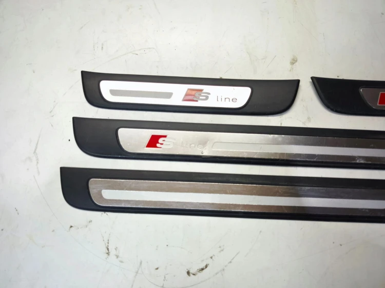 LISTWA LISTWY PROGOWE WEWNĘTRZNE KOMPLET AUDI A4 B8 S LINE