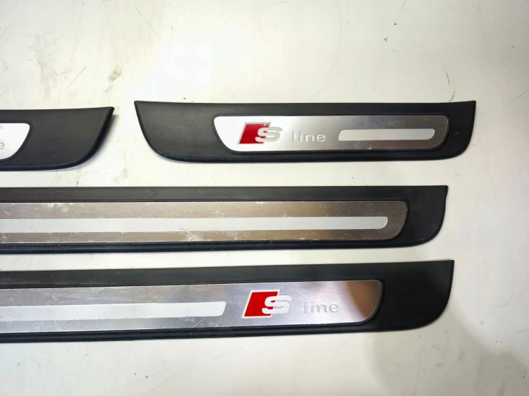 LISTWA LISTWY PROGOWE WEWNĘTRZNE KOMPLET AUDI A4 B8 S LINE