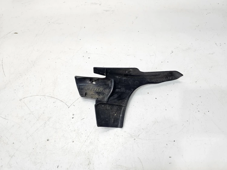 OSŁONA ZAWIASU PRAWY TYŁ AUDI A3 8P3 8P3827280