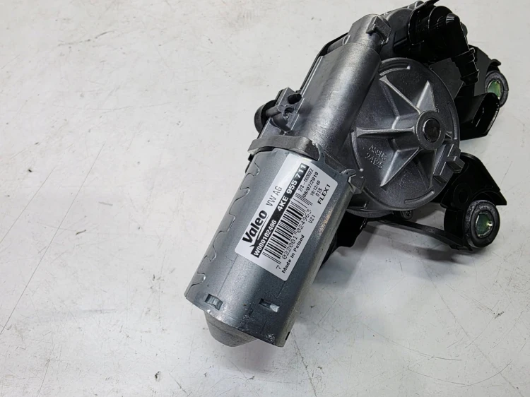 SILNICZEK WYCIERACZKI TYŁ AUDI A4 B9 4KE955711E