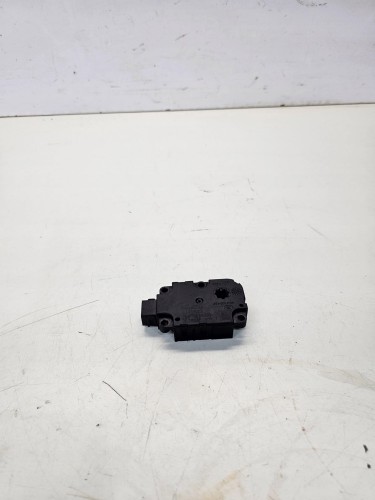 SILNICZEK NAGRZEWNICY AUDI A4 B9 A5 8W ET416003