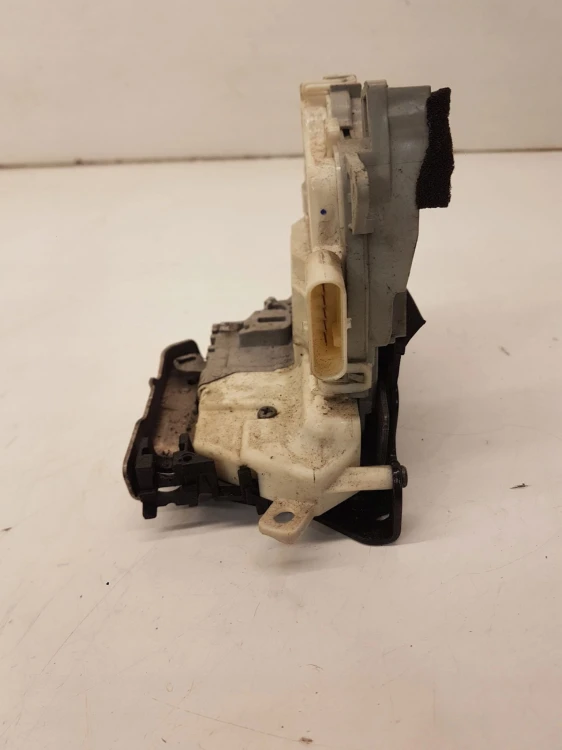 ZAMEK DRZWI PRAWY PRZÓD AUDI A4 A5 Q5 8J1837016C