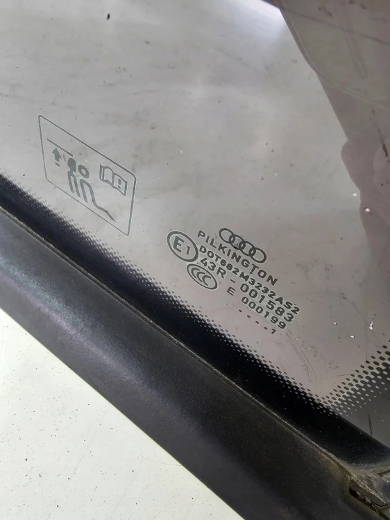 SZYBA KAROSERYJNA PRAWY TYŁ AUDI A3 8P 8P3 2011R