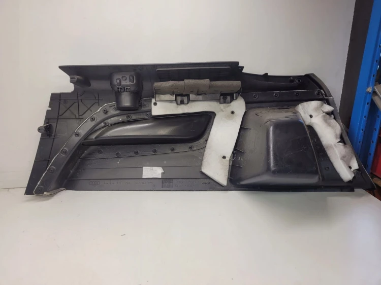 BOCZEK BAGAŻNIKA LEWY AUDI Q7 4L 4L0863879T