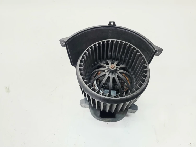 WENTYLATOR DMUCHAWA NAGRZEWNICY AUDI Q7 4L 7L0820021N
