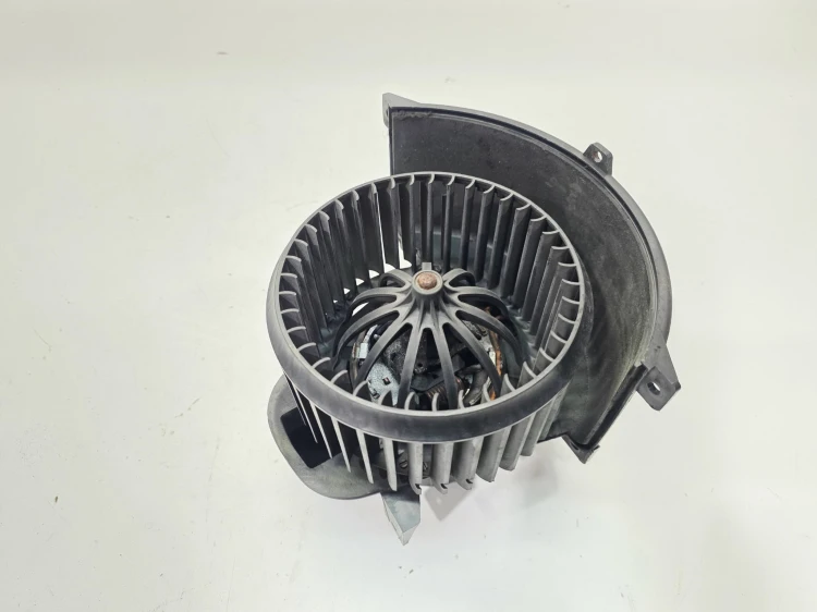 WENTYLATOR DMUCHAWA NAGRZEWNICY AUDI Q7 4L 7L0820021N