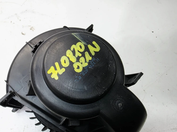 WENTYLATOR DMUCHAWA NAGRZEWNICY AUDI Q7 4L 7L0820021N