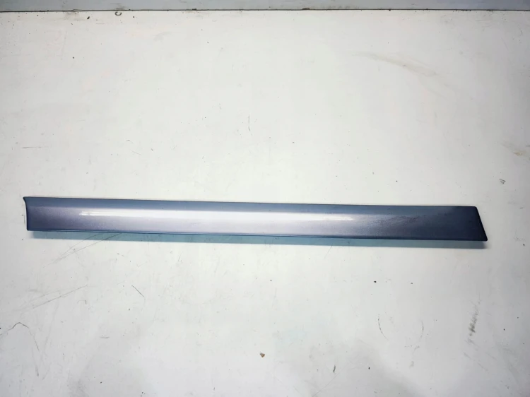 LISTWA Z BŁOTNIKA PRAWY TYŁ AUDI A3 8P 8P3853700B