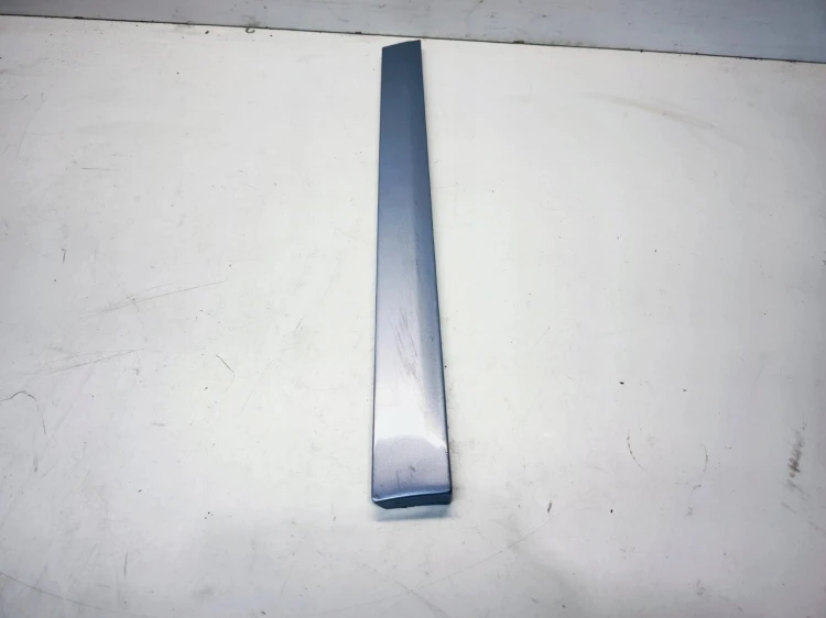 LISTWA Z BŁOTNIKA PRAWY TYŁ AUDI A3 8P 8P3853700B