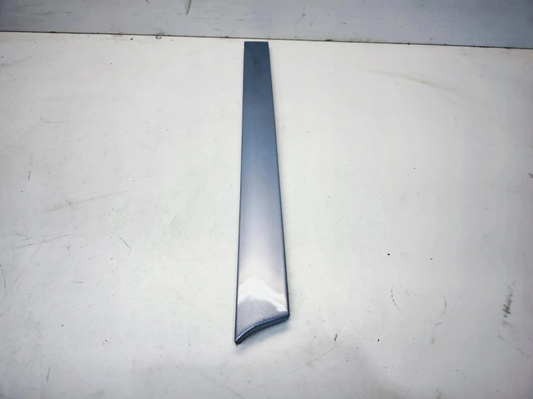 LISTWA Z BŁOTNIKA PRAWY TYŁ AUDI A3 8P 8P3853700B
