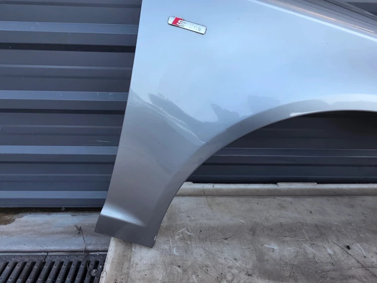 BŁOTNIK PRAWY PRZÓD AUDI A6 C6 LIFT LY7G 2008-2011 !!!