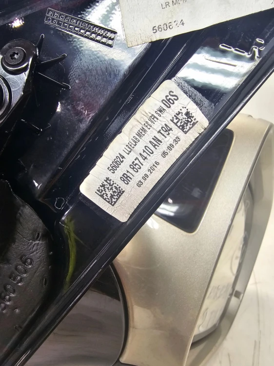 LUSTERKO ZEWNĘTRZNE PRAWE AUDI Q5 8R LIFT 15+2 PIN EUROPA