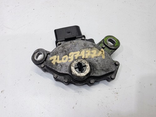CZUNIK POZYCJONER SKRZYNI BIEGÓW AUDI Q7 4L VOLKSWAGEN 7L0971771