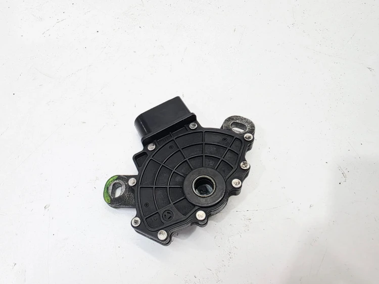 CZUNIK POZYCJONER SKRZYNI BIEGÓW AUDI Q7 4L VOLKSWAGEN 7L0971771