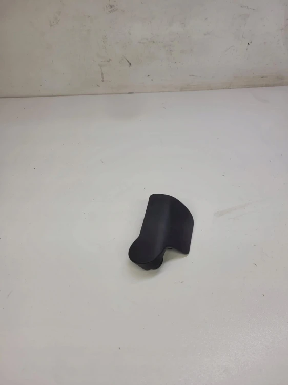 RĄCZKA OTWIERANIA MASKI AUDI A4 A5 A6 8T1823533B