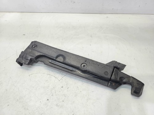 WYGŁUSZENIE BŁOTNIKA LEWE AUDI A3 8V 8V0823721E