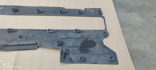 OSŁONA PŁYTA PODWOZIA PRAWA AUDI A8 D3 4E0825206D