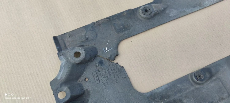 OSŁONA PŁYTA PODWOZIA PRAWA AUDI A8 D3 4E0825206D