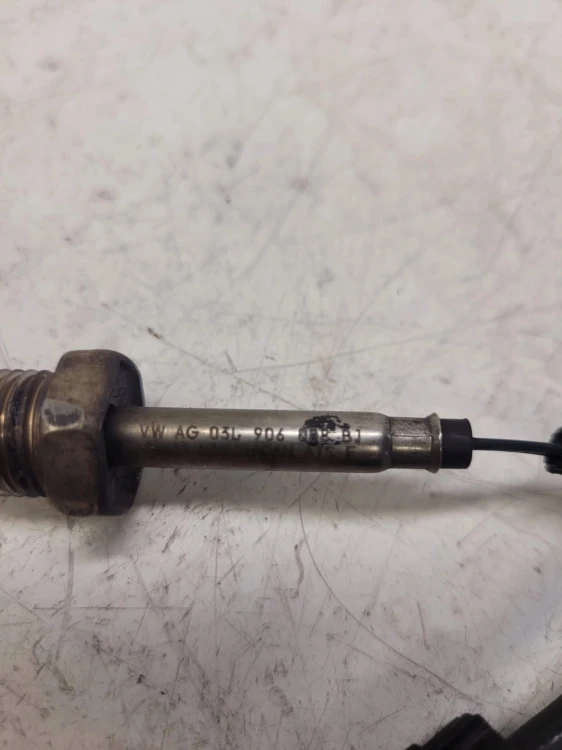 CZUJNIK TEMPERATURY SPALIN AUDI A4 A5 03L906088BJ