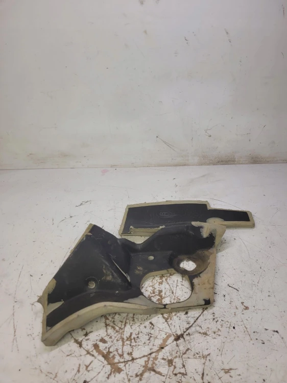 WYGŁUSZENIE BŁOTNIKA PRAWE AUDI A4 B9 8W9863814B