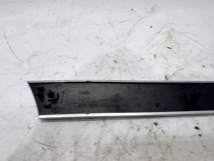 DEKOR DRZWI PRAWY PRZÓD AUDI A3 8P 8P4867410