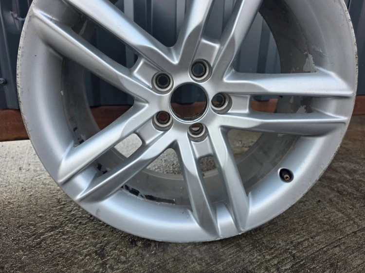 FELGA ALUMNIOWA VW SKODA SEAT AUDI A1 5X100 7.5J R17 ET36 8X0601025K K*49*