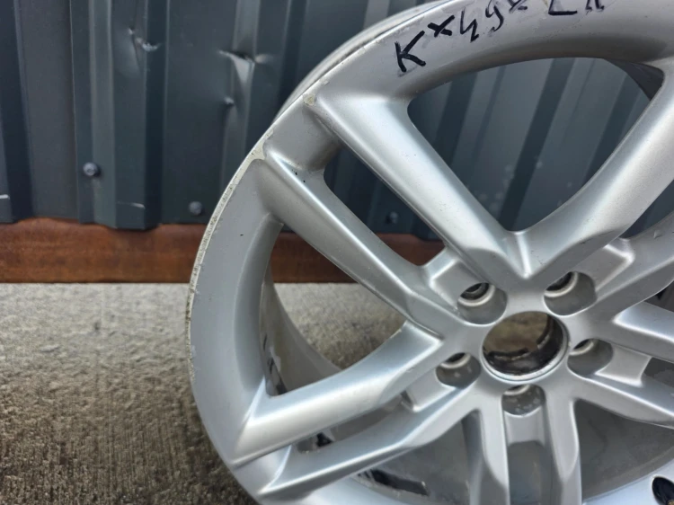 FELGA ALUMNIOWA VW SKODA SEAT AUDI A1 5X100 7.5J R17 ET36 8X0601025K K*49*