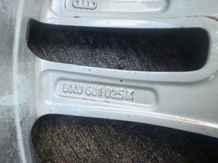 FELGA ALUMNIOWA VW SKODA SEAT AUDI A1 5X100 7.5J R17 ET36 8X0601025K K*49*