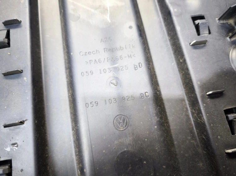 OSŁONA POKRYWA SILNIKA GÓRNA VW VOLKSWAGEN TOUAREG I 3.0 TDI 059103925BC