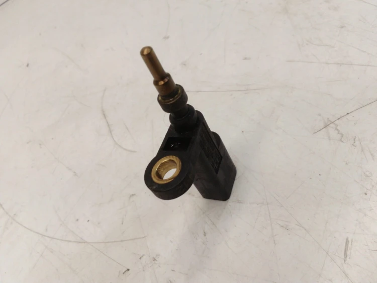 CZUJNIK TEMPERATURY WODY AUDI VW SKODA 03F919501B