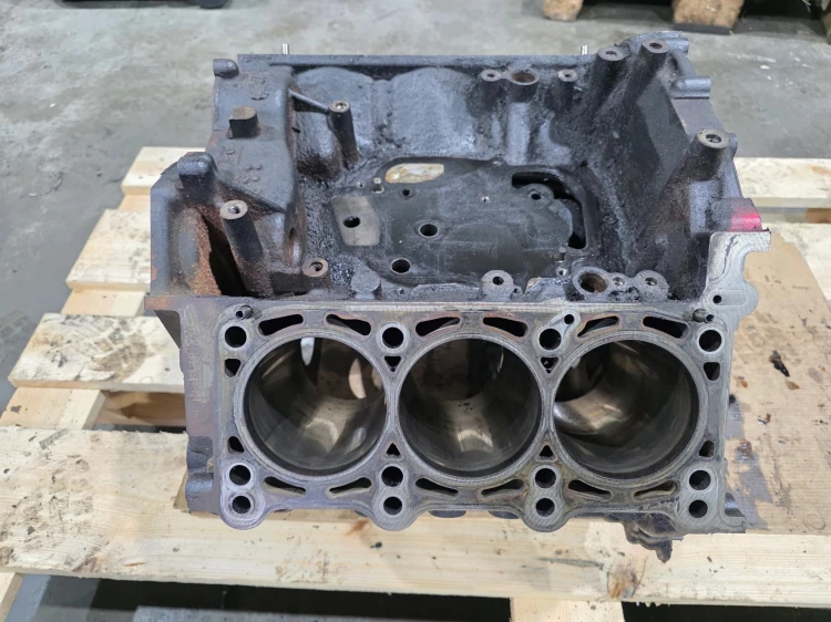 BLOK SILNIKA AUDI A4 B7 A6 C6 3.0 TDI ASB 059103021BL 9/26