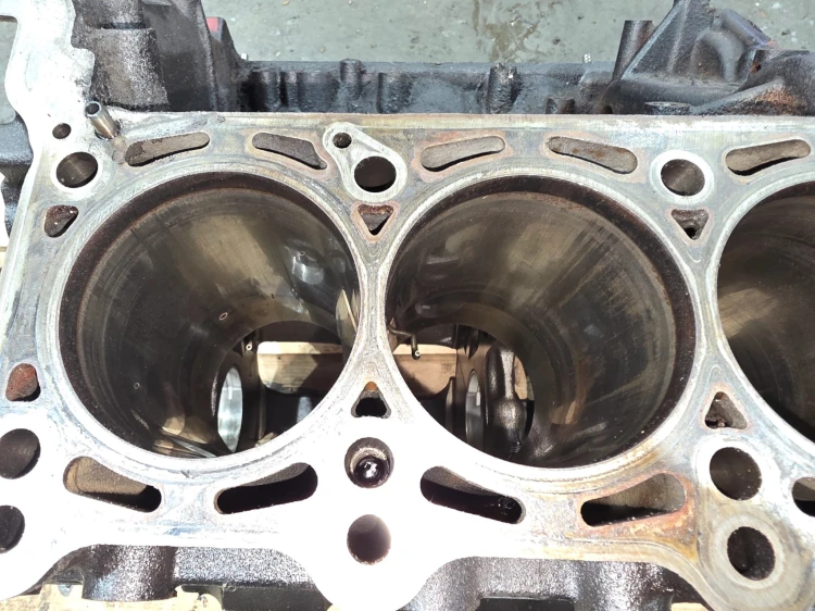 BLOK SILNIKA AUDI A4 B7 A6 C6 3.0 TDI ASB 059103021BL 9/26